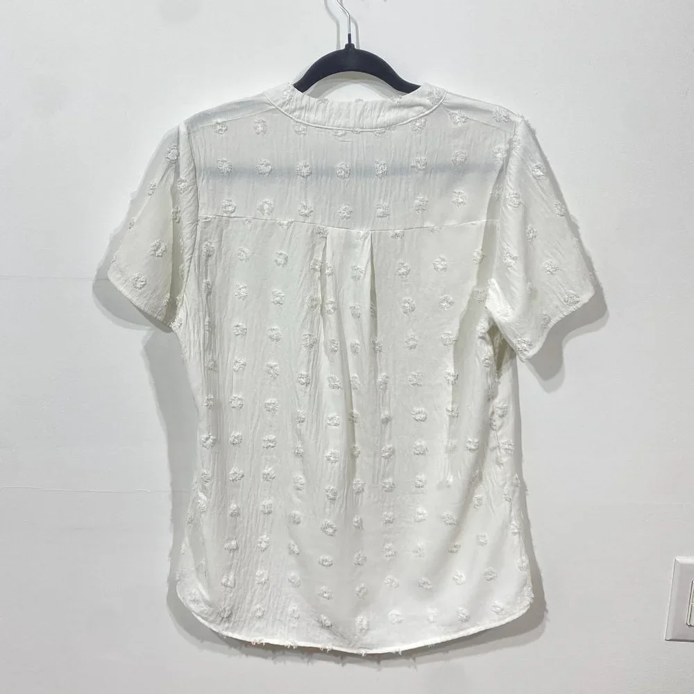 Nordstrom white V-neck Chiffon polka dot Tee Shirt, Size M - Picture 4 of 4